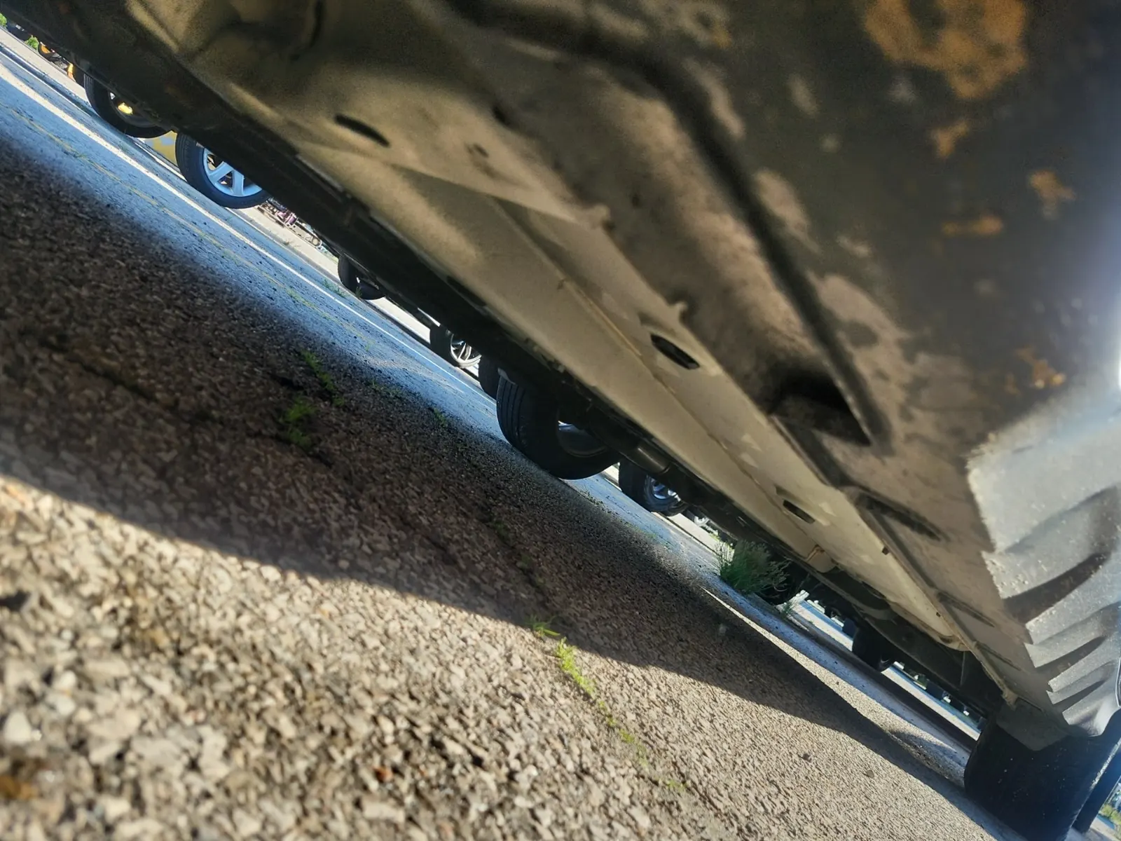 Undercarriage - Driver Photo