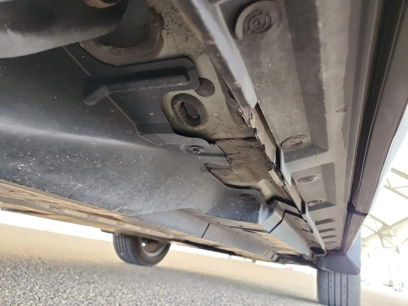 Undercarriage - Passenger Photo