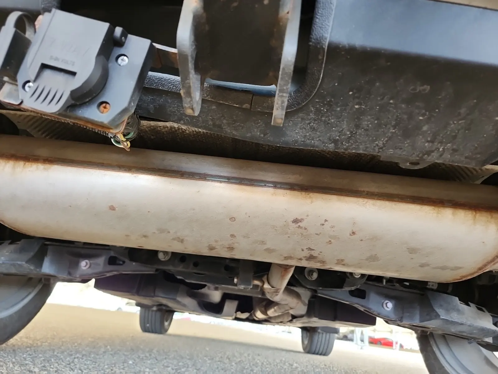 Undercarriage - Rear Photo