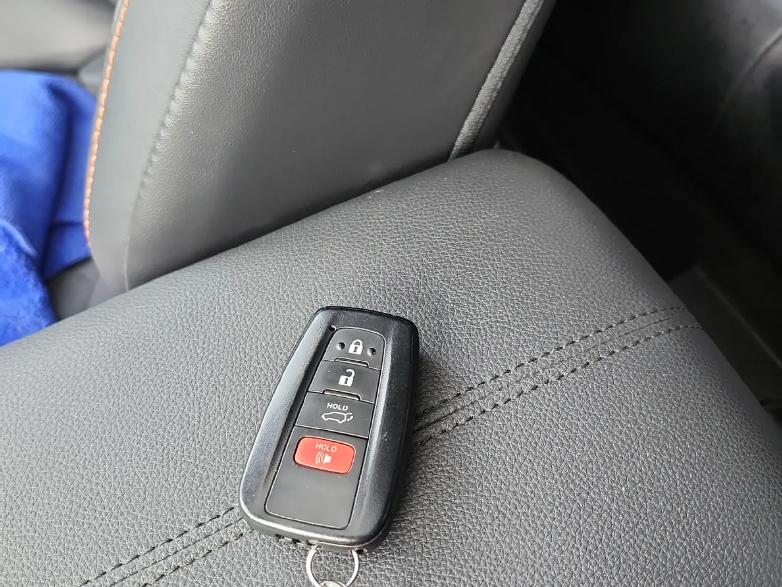 Keys/Fobs/Manual Photo