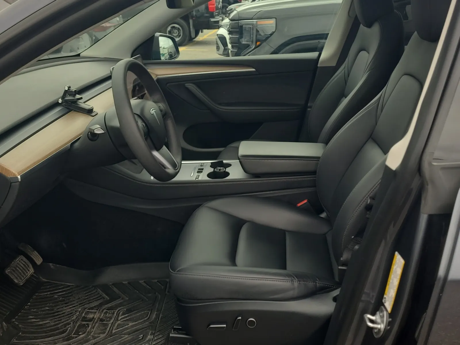Front Interior Photo