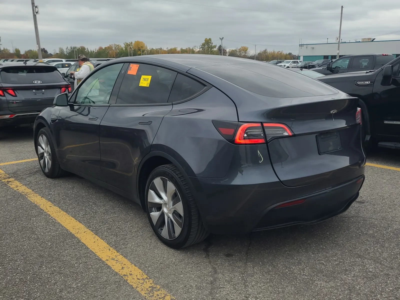 Driver Rear 3/4 Photo