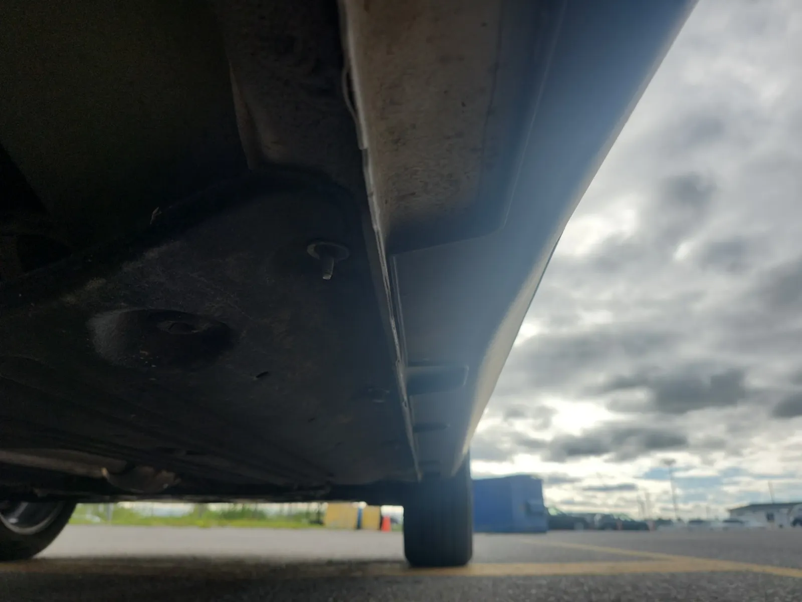 Undercarriage - Passenger Photo