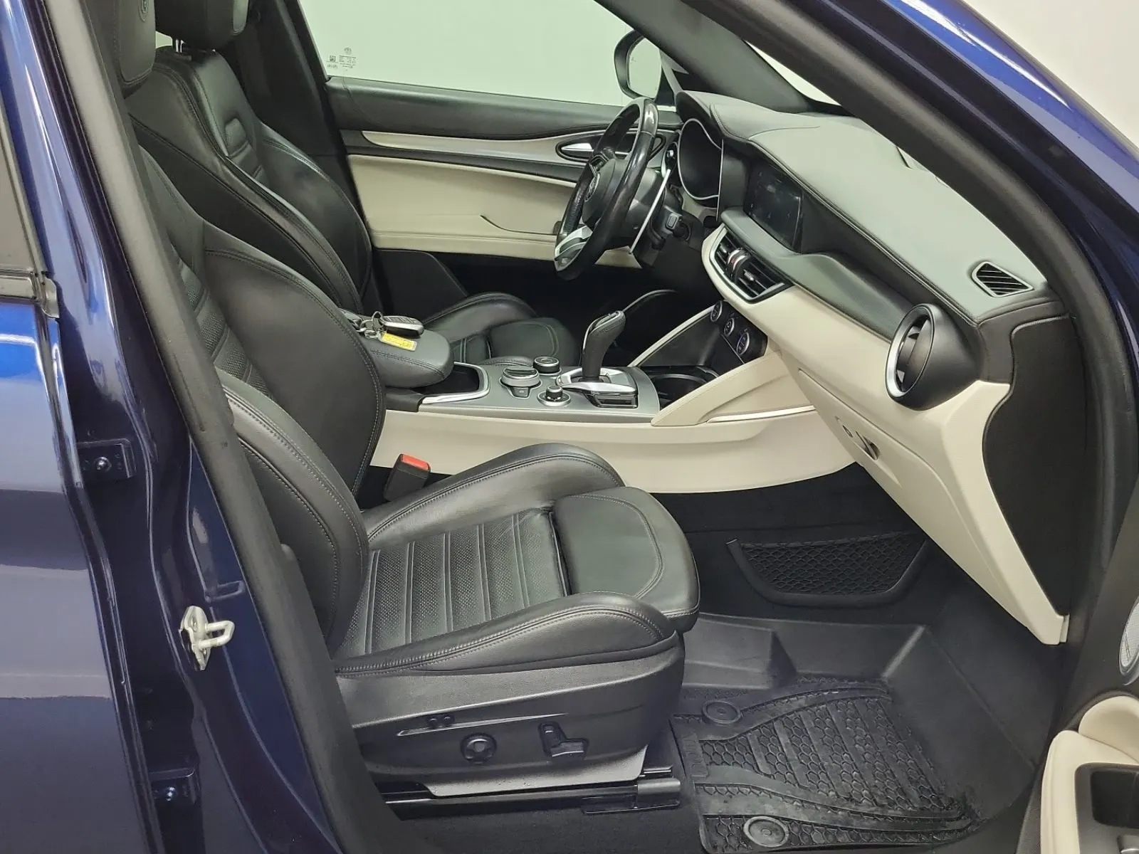 Right Side Interior Photo