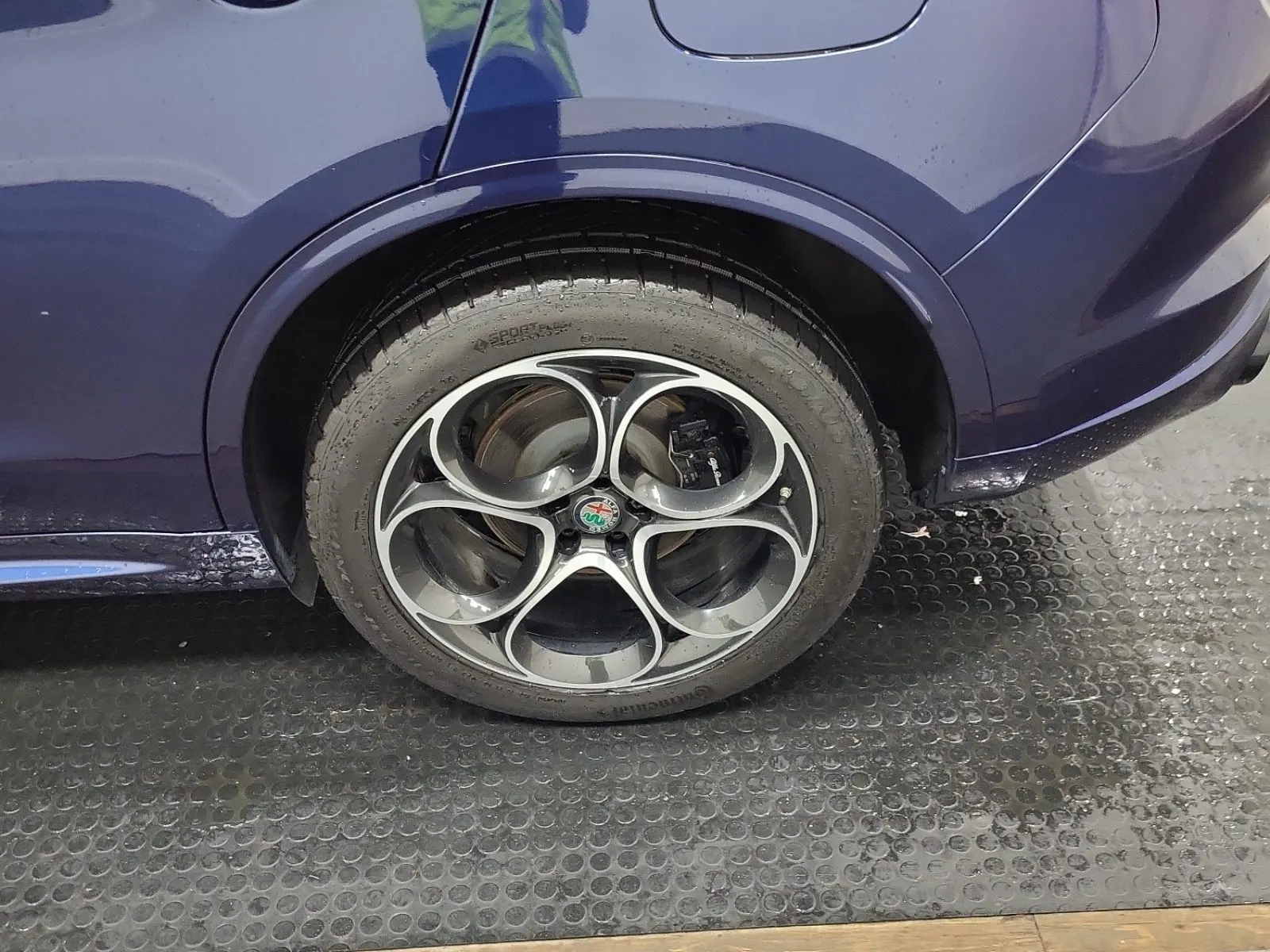 Left Rear Wheel/Tire Photo