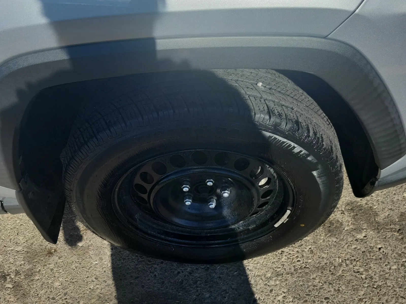 Right Front Wheel/Tire Photo