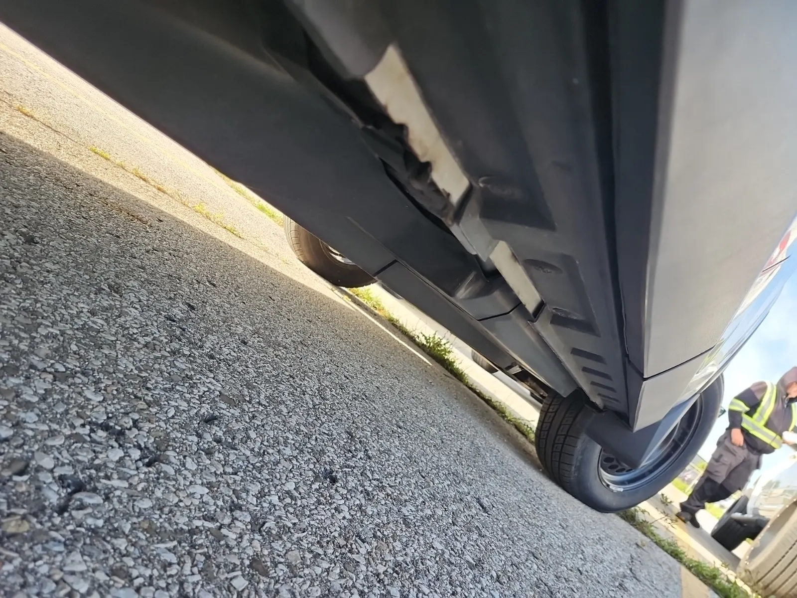 Undercarriage - Passenger Photo