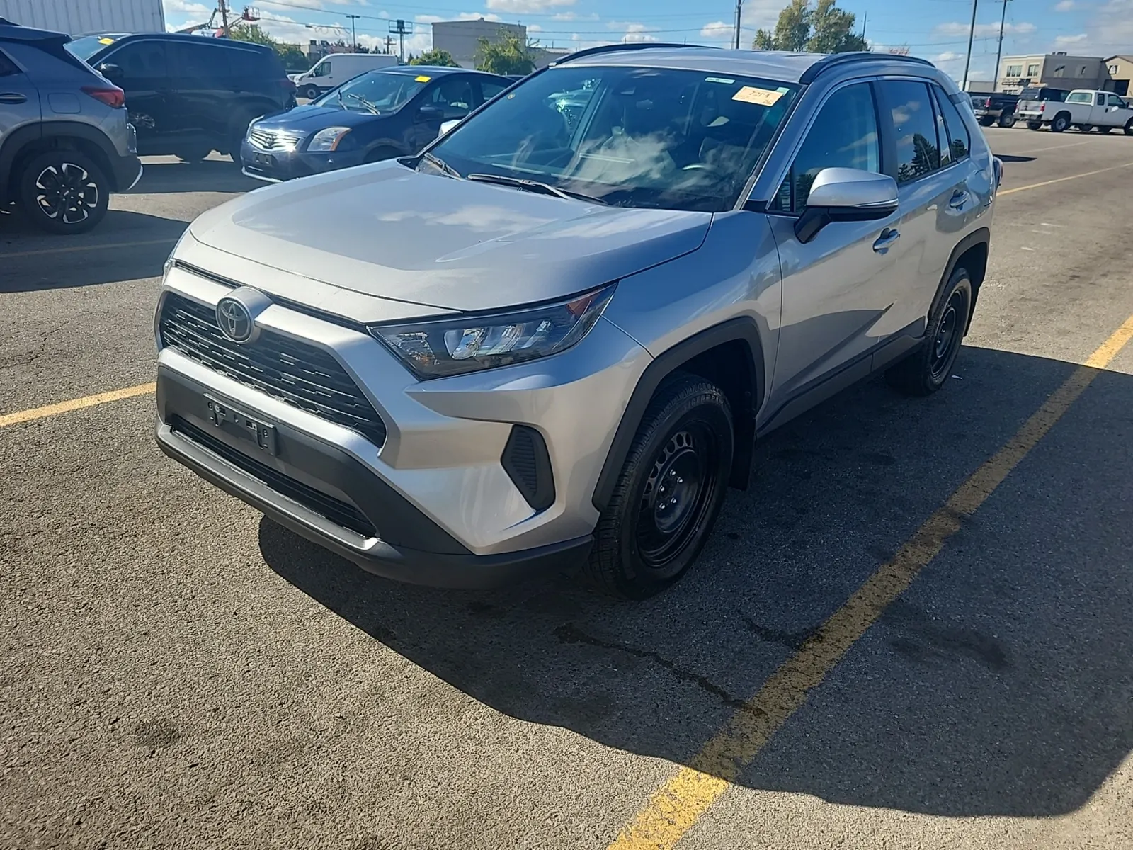 Front driver 3/4 photo