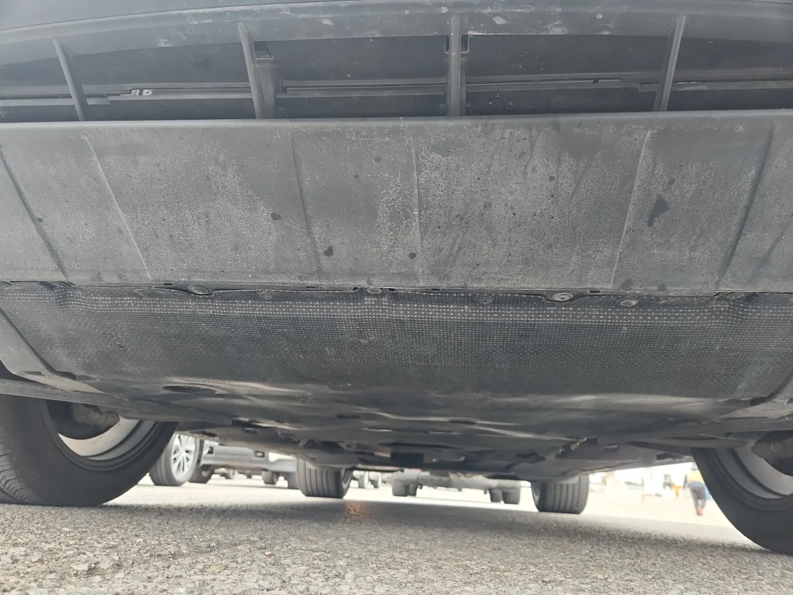 Undercarriage - Front Photo
