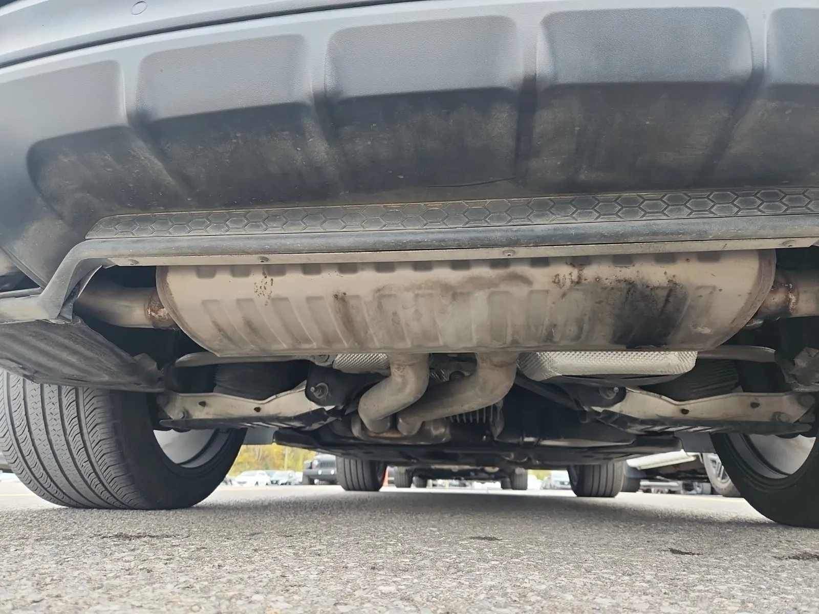 Undercarriage - Rear Photo