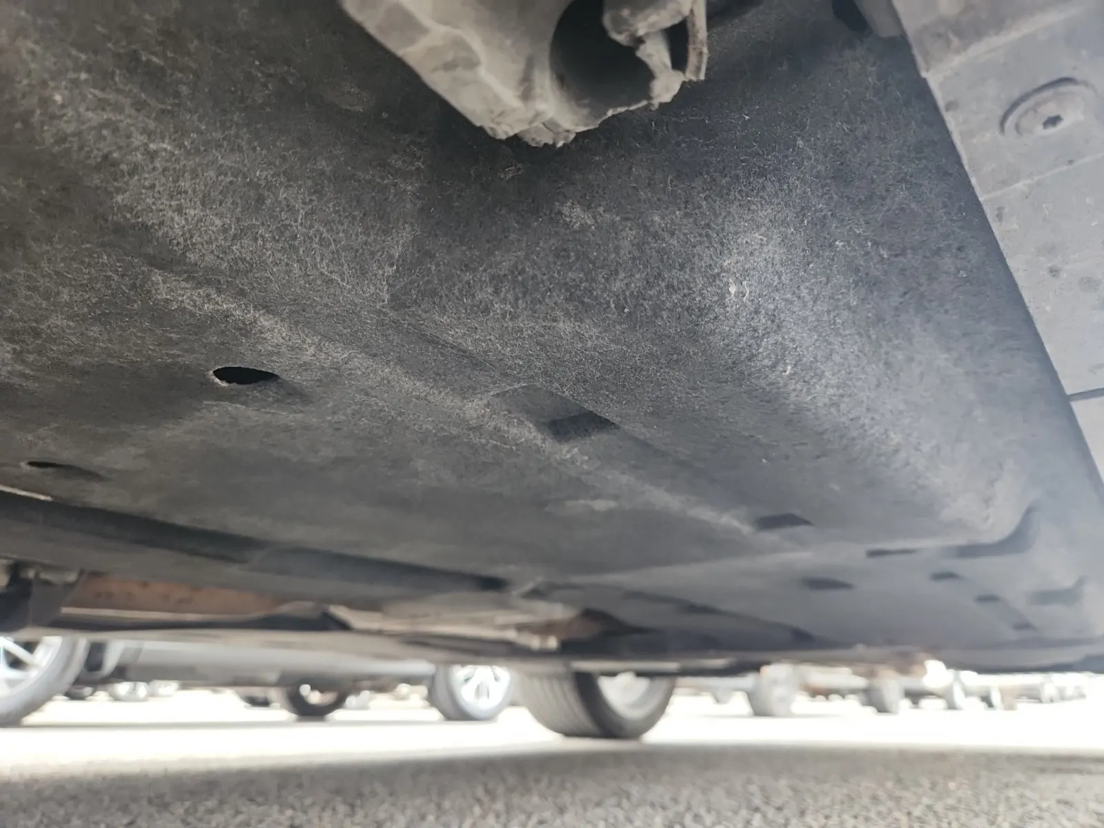 Undercarriage - Driver Photo