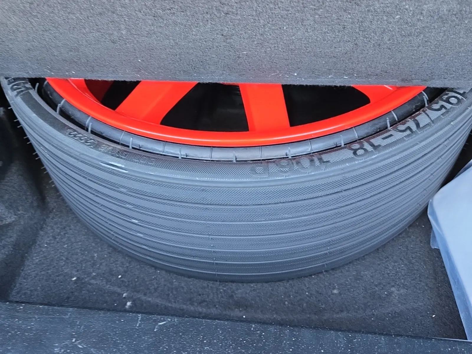 Spare Tire & Wheel Photo