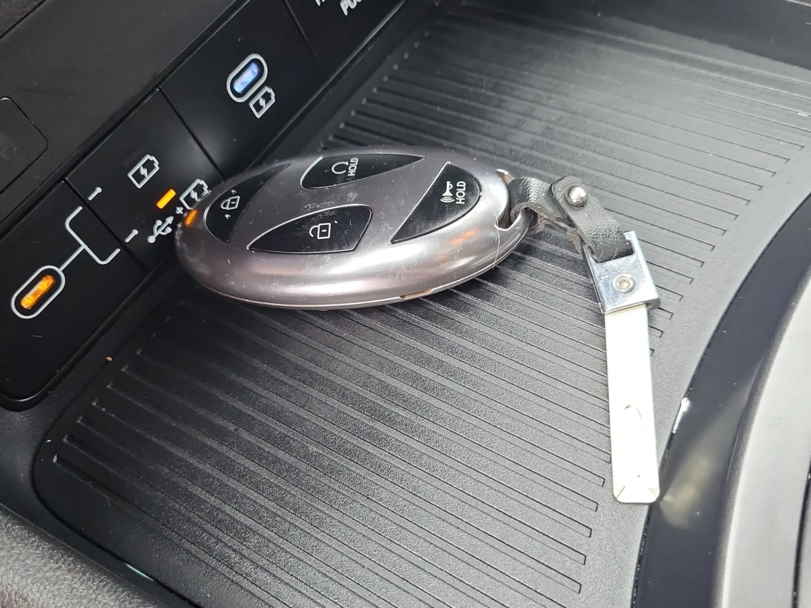 Keys/Fobs/Manual Photo