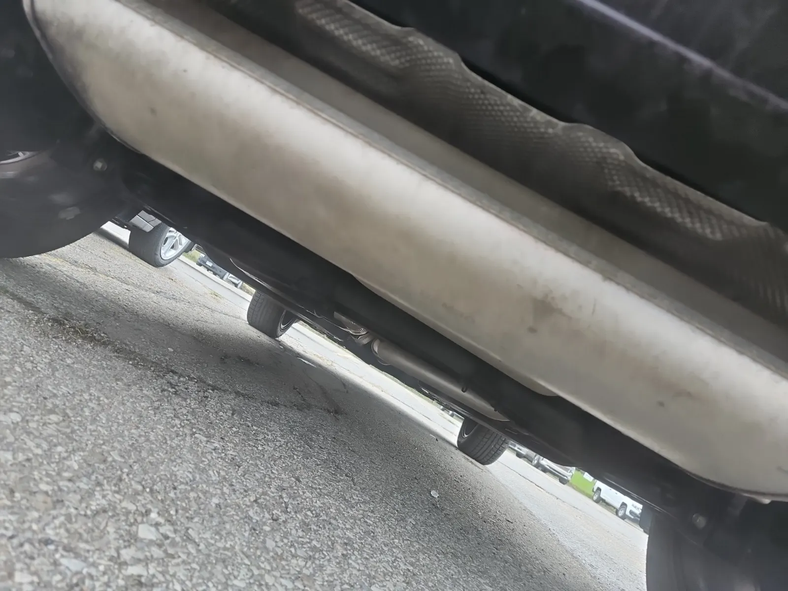 Undercarriage - Rear Photo