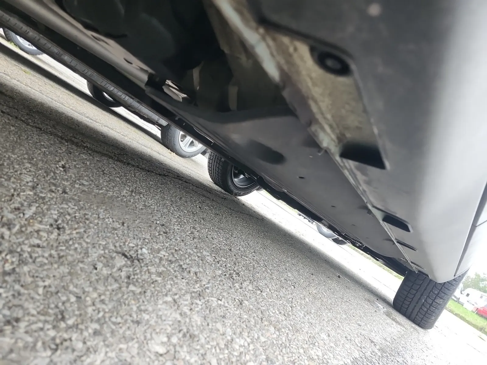 Undercarriage - Passenger Photo
