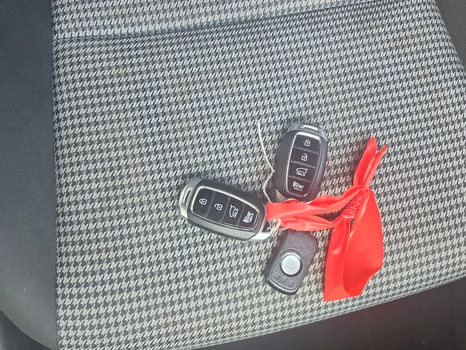 Keys/Fobs/Manual Photo