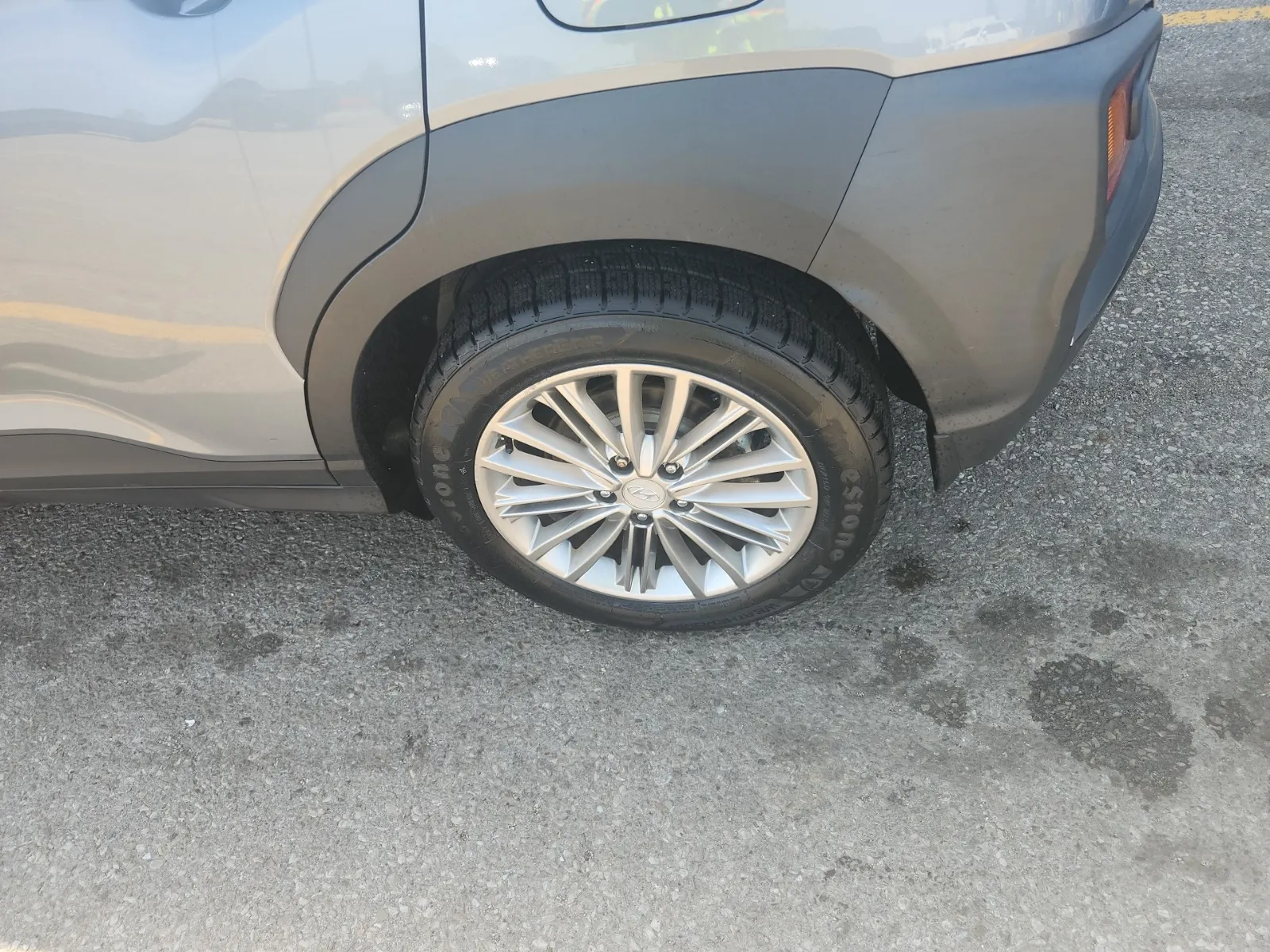 Left Rear Wheel/Tire Photo