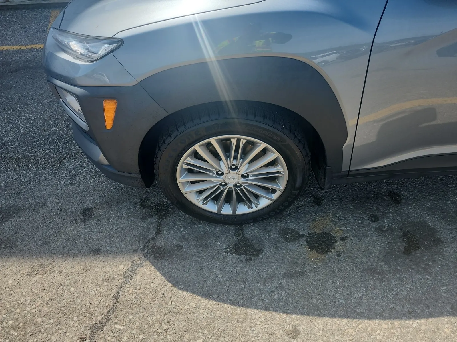Front driver wheel/tire photo
