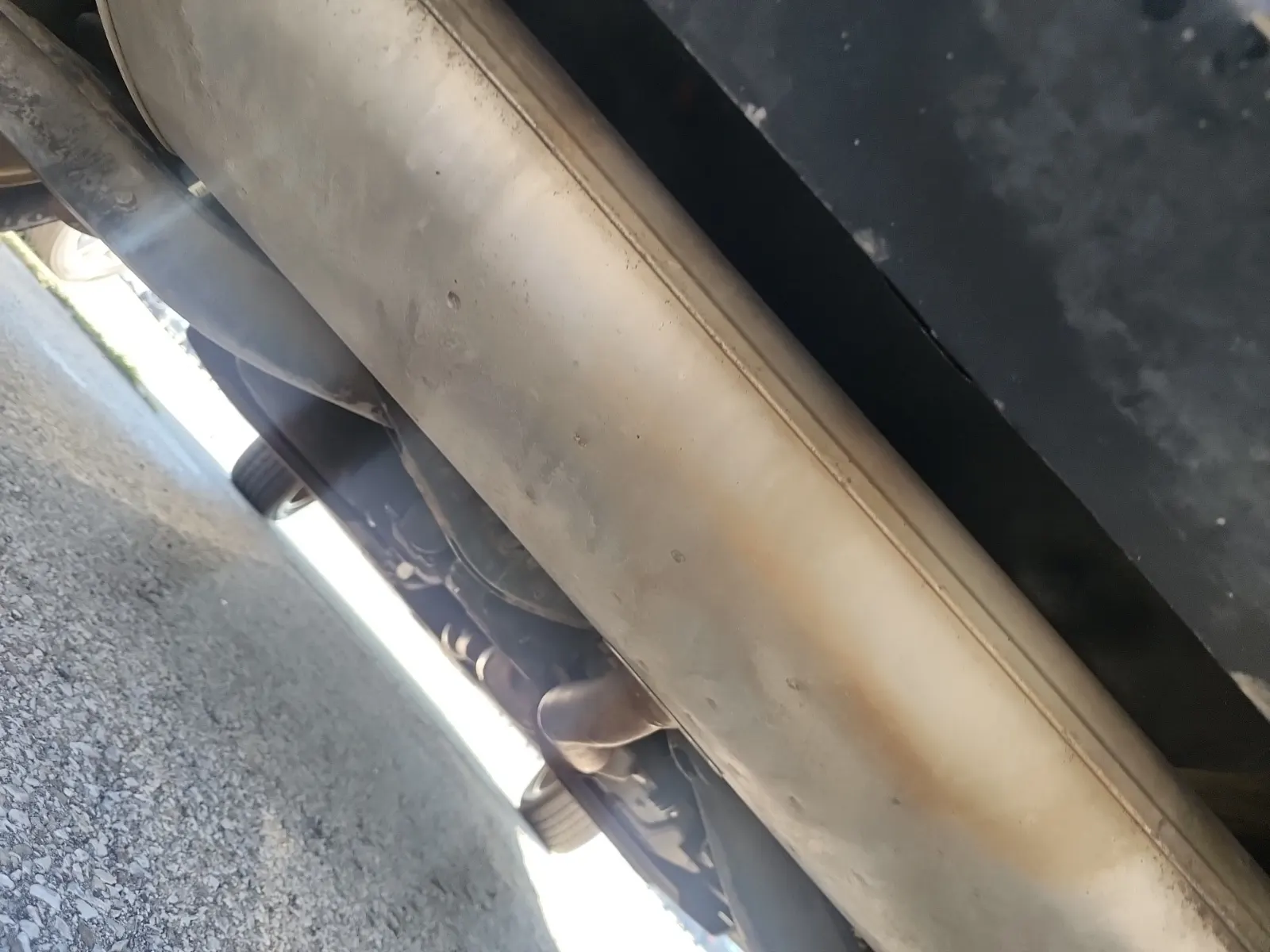Undercarriage - Rear Photo