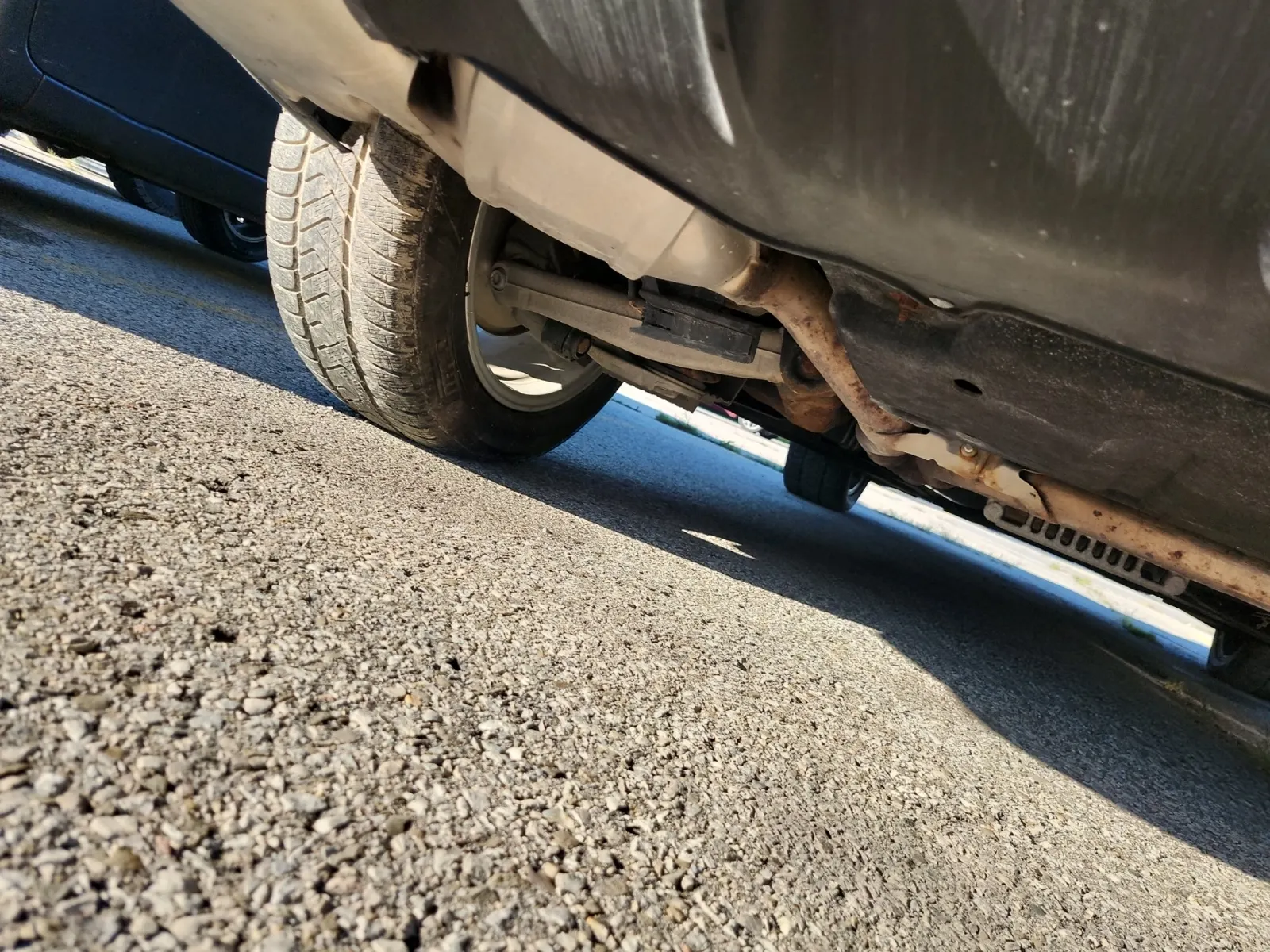 Undercarriage - Rear Photo
