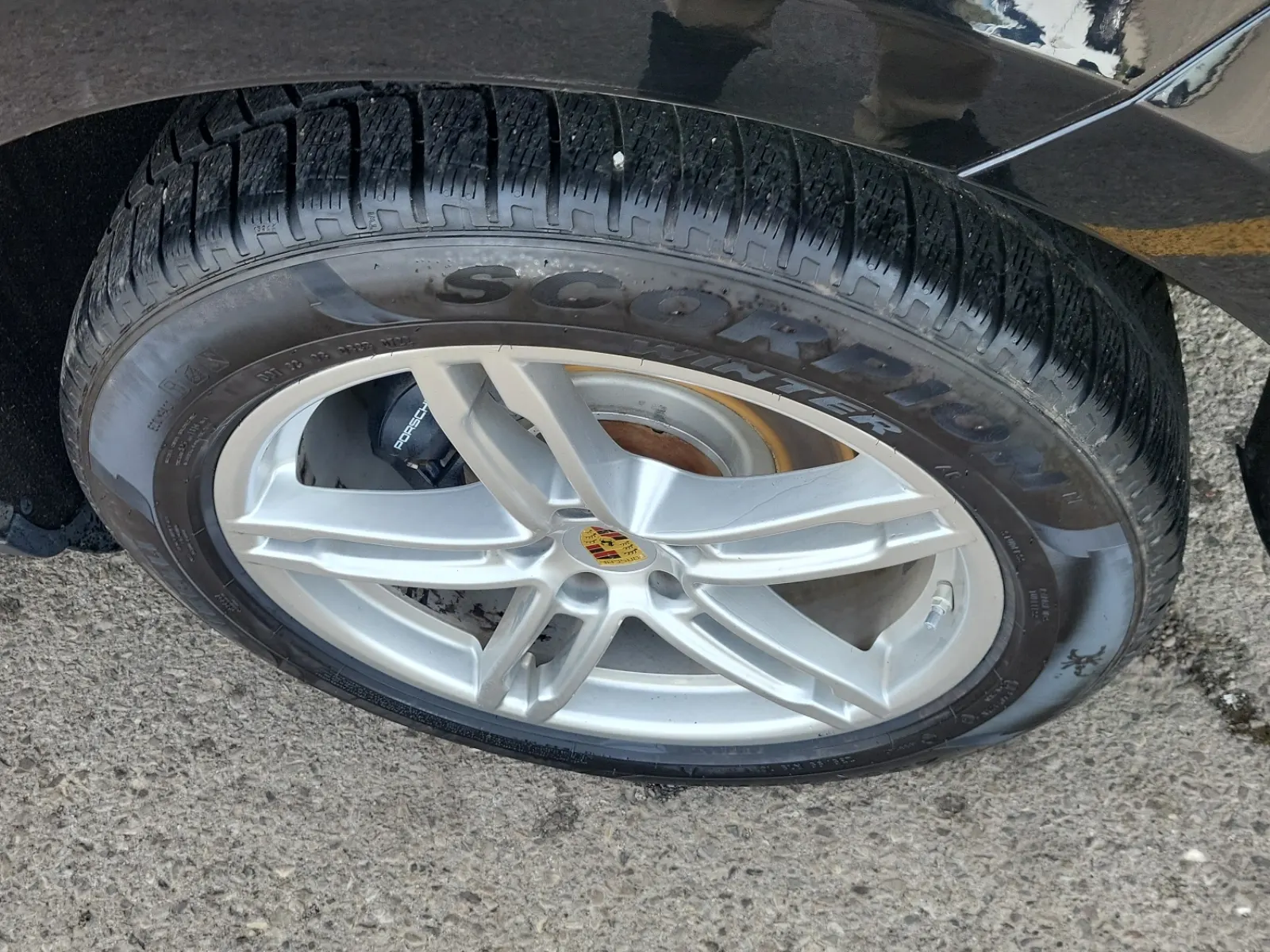 Left Rear Wheel/Tire Photo