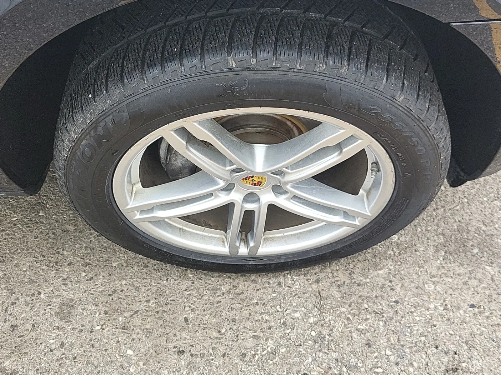 Right Front Wheel/Tire Photo