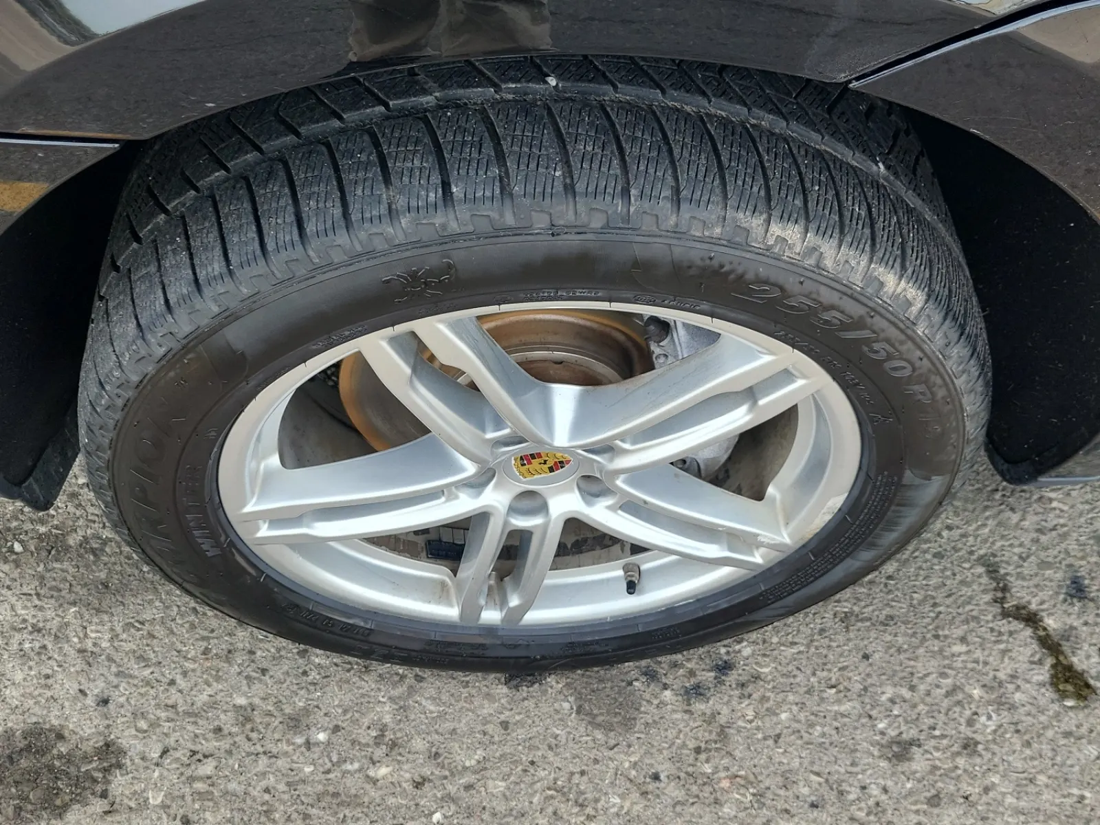 Front driver wheel/tire photo