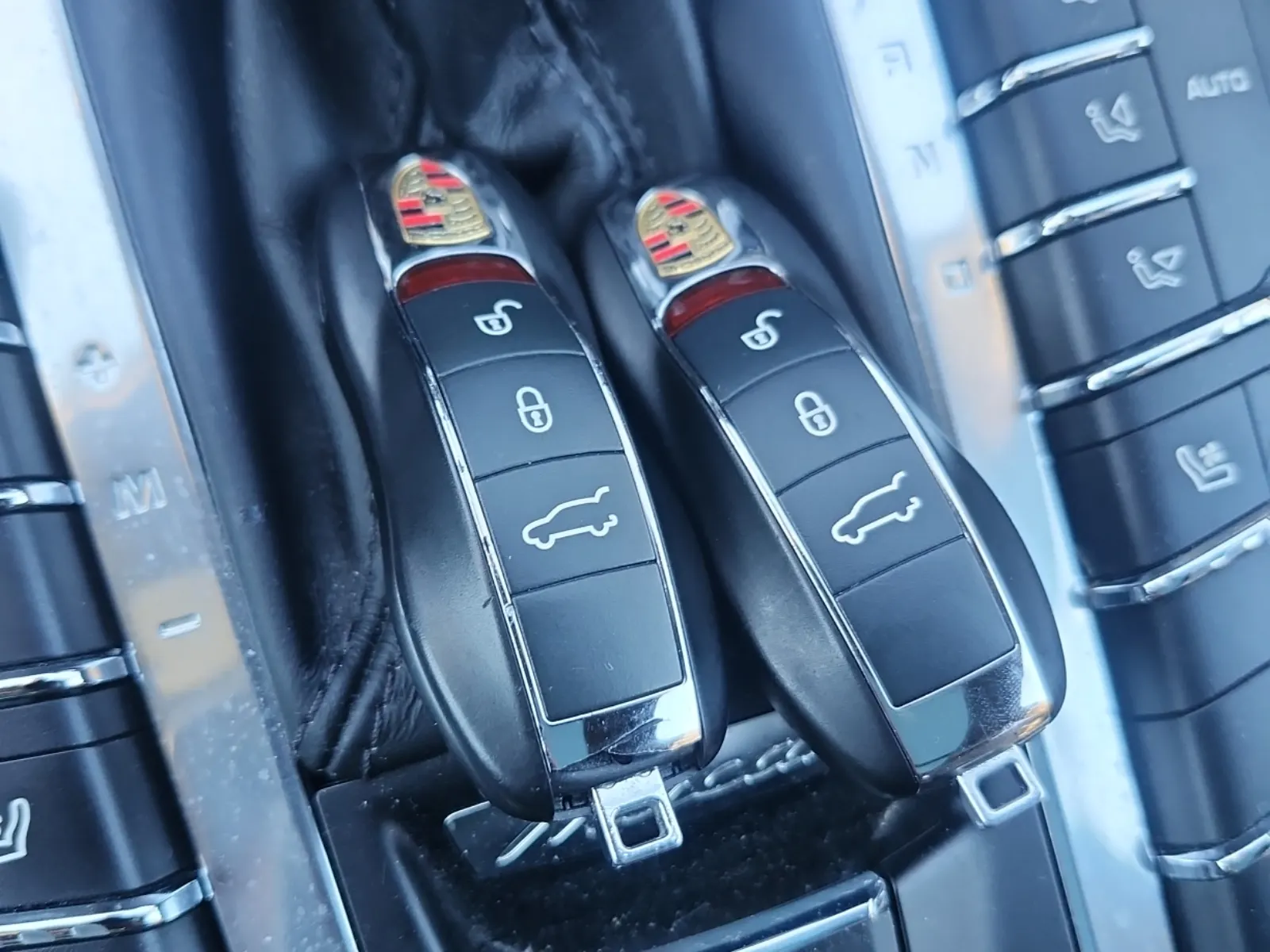 Keys/Fobs/Manual Photo