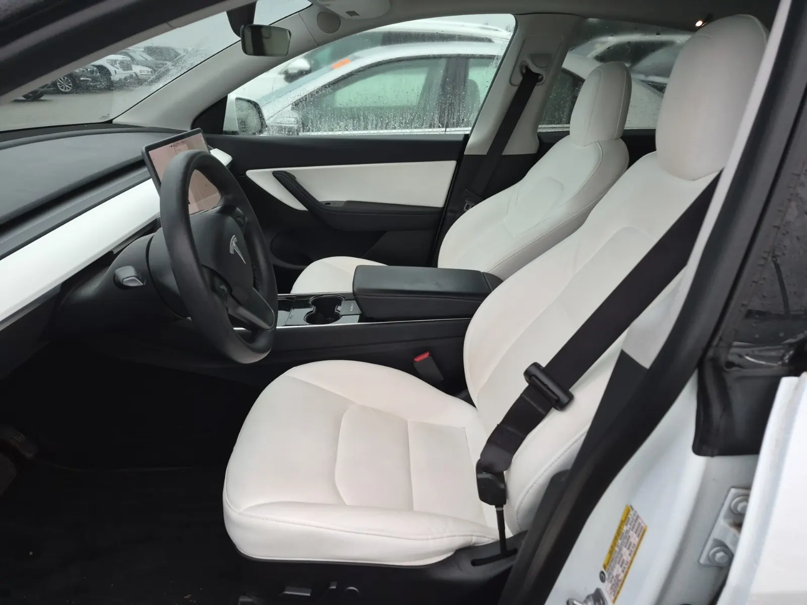 Front Interior Photo