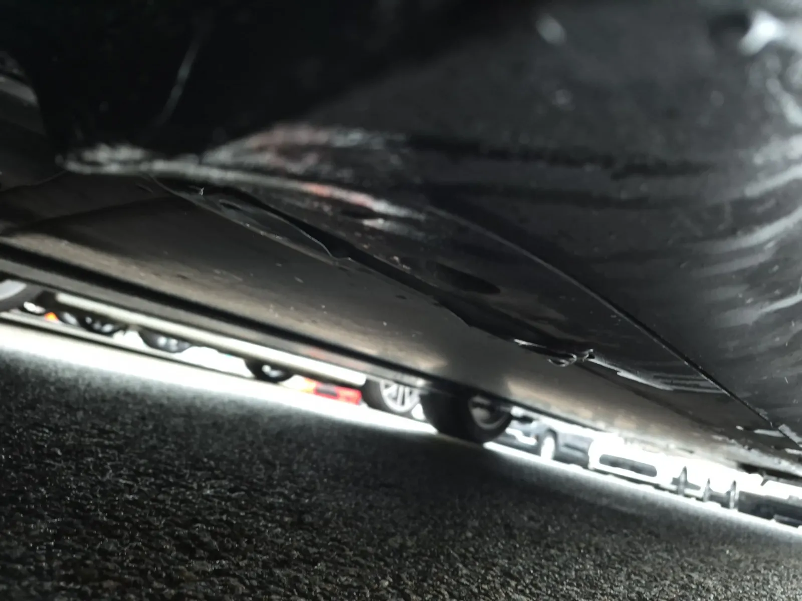 Undercarriage - Passenger Photo