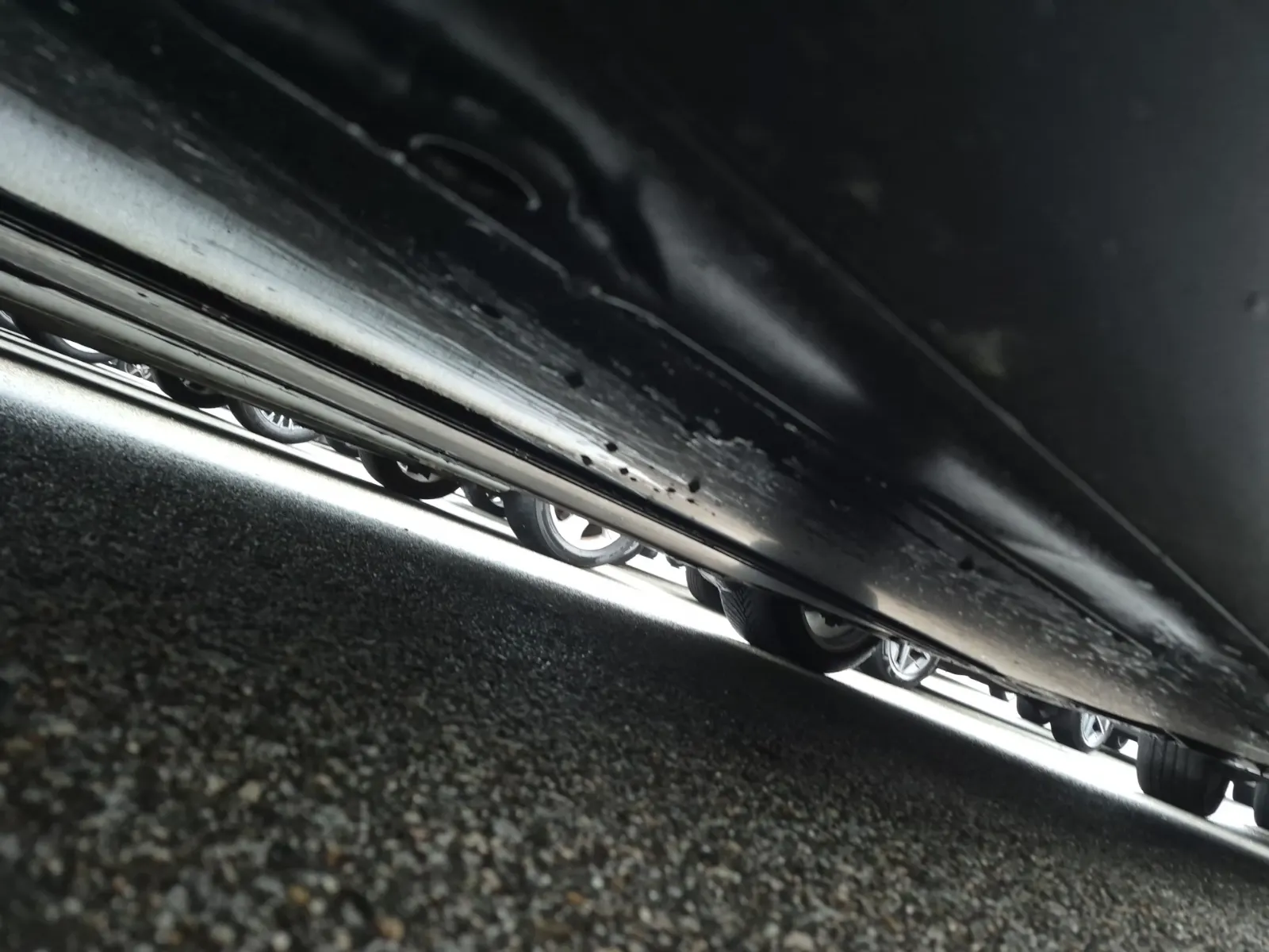 Undercarriage - Driver Photo
