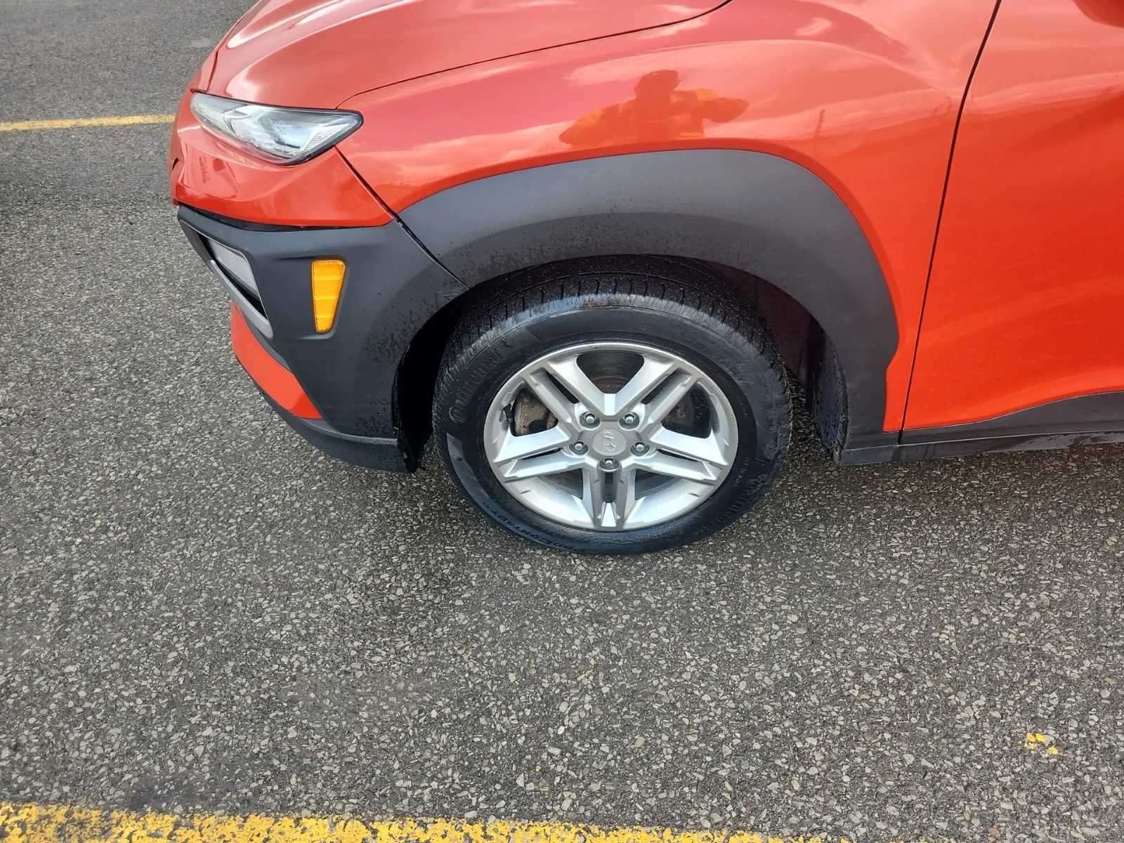 Front driver wheel/tire photo