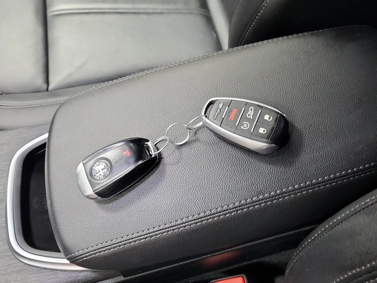 Keys/Fobs/Manual Photo