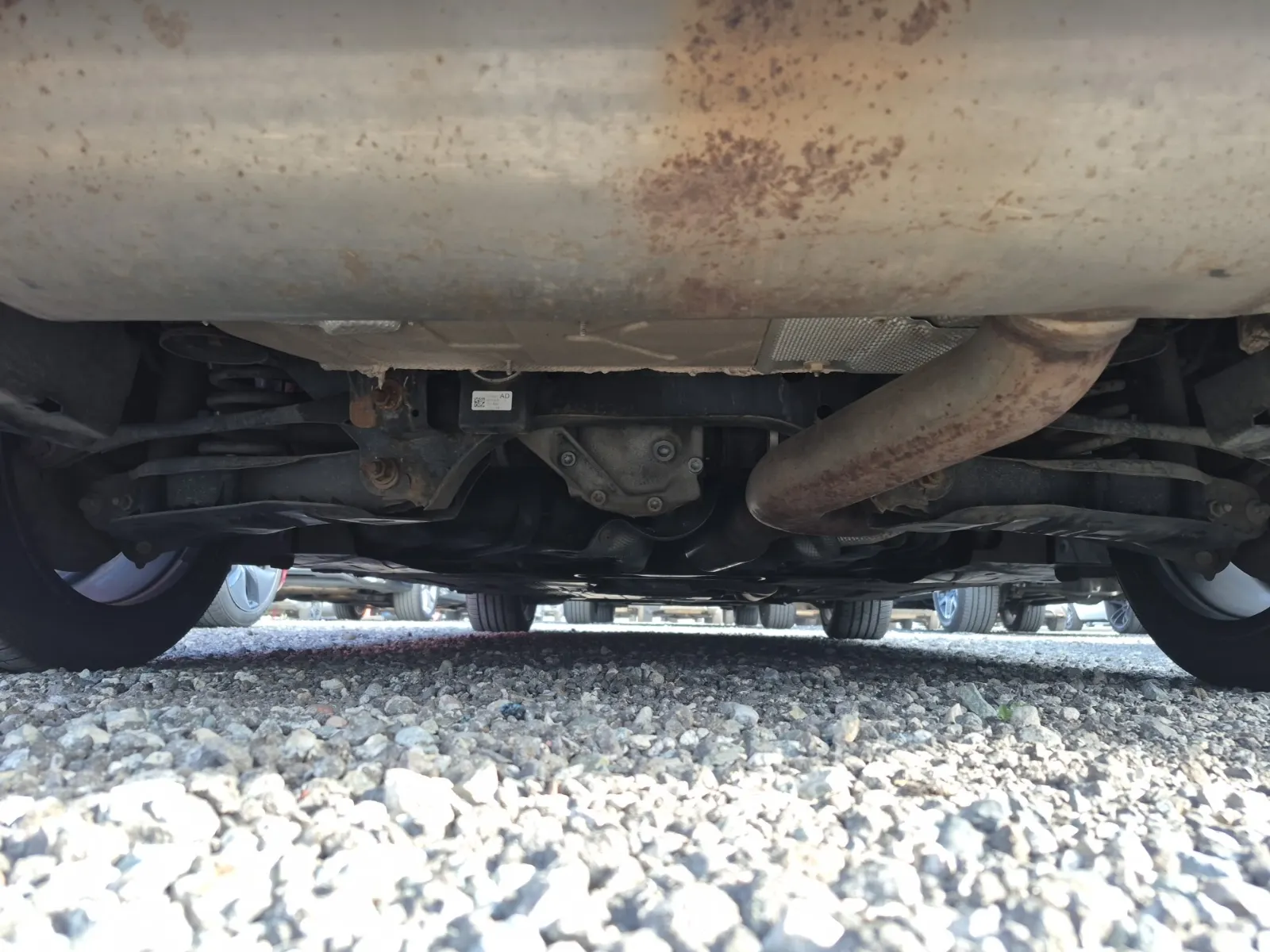 Undercarriage - Rear Photo