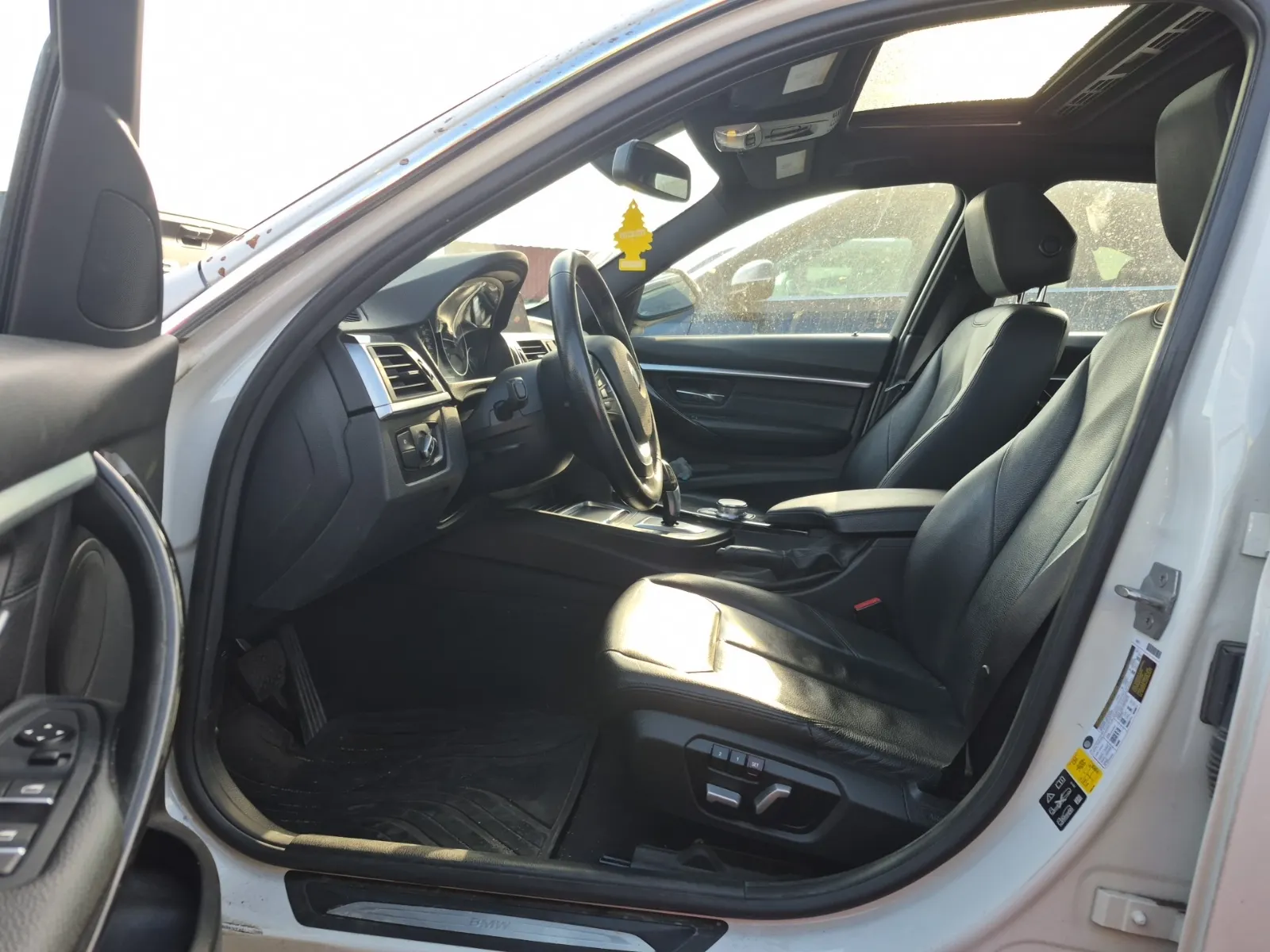 Front Interior Photo