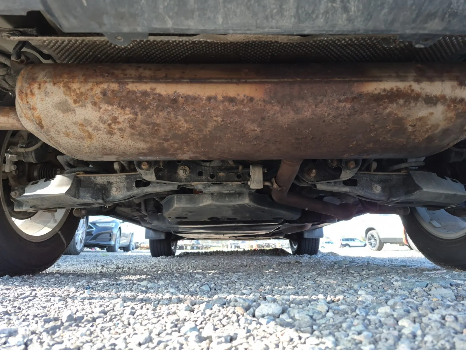 Undercarriage - Rear Photo