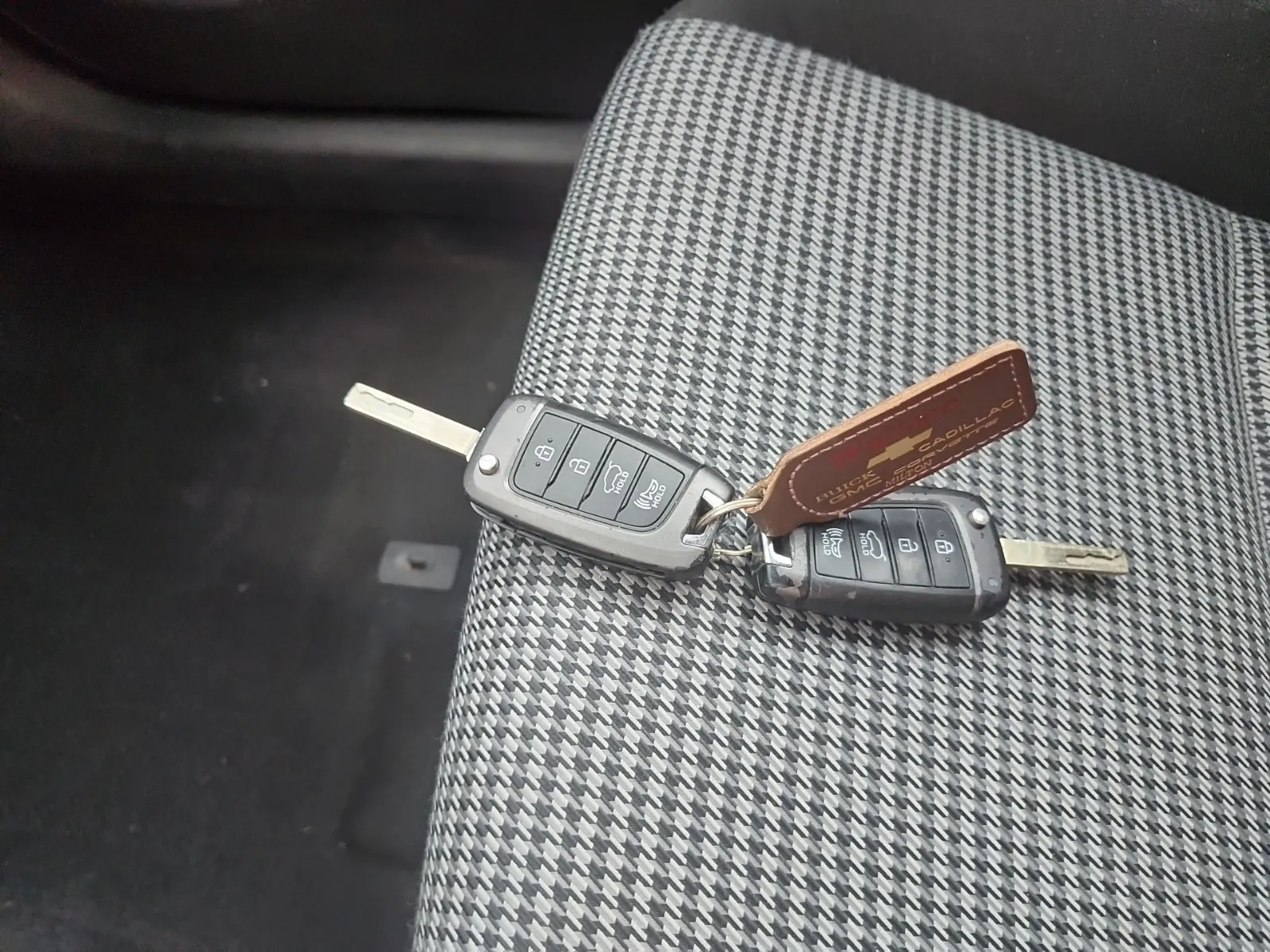 Keys/Fobs/Manual Photo