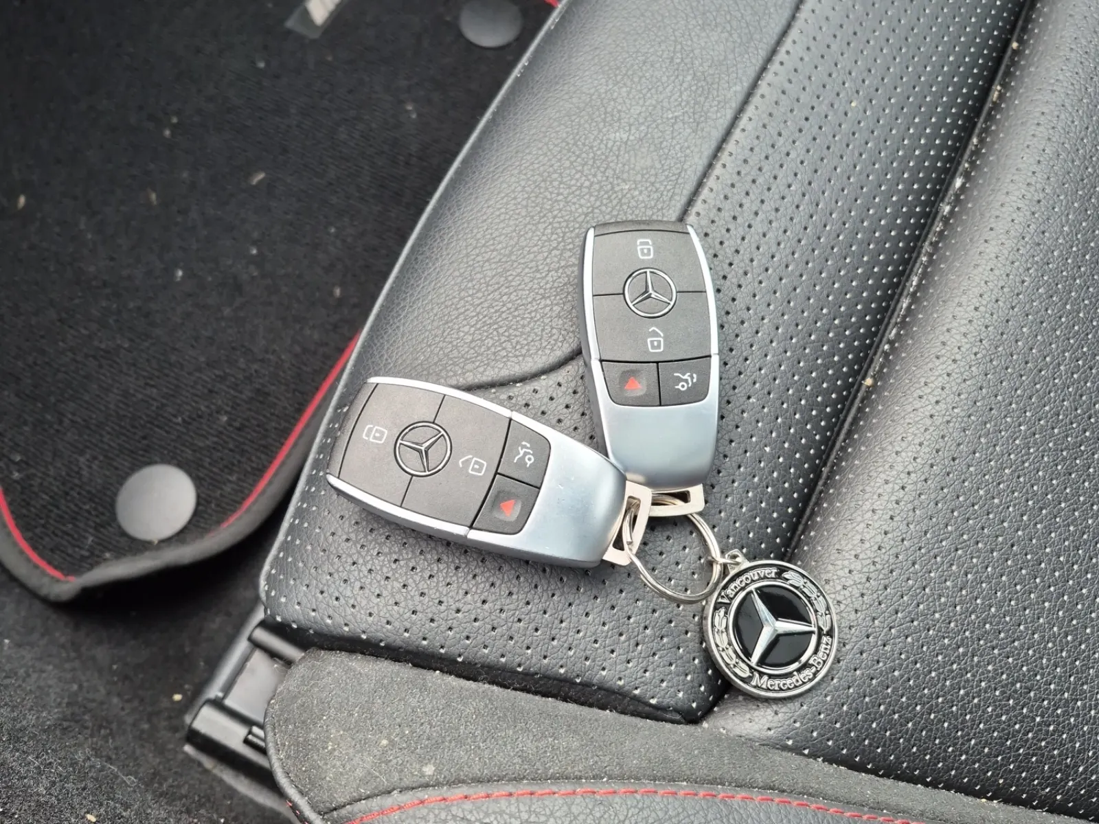 Keys/Fobs/Manual Photo