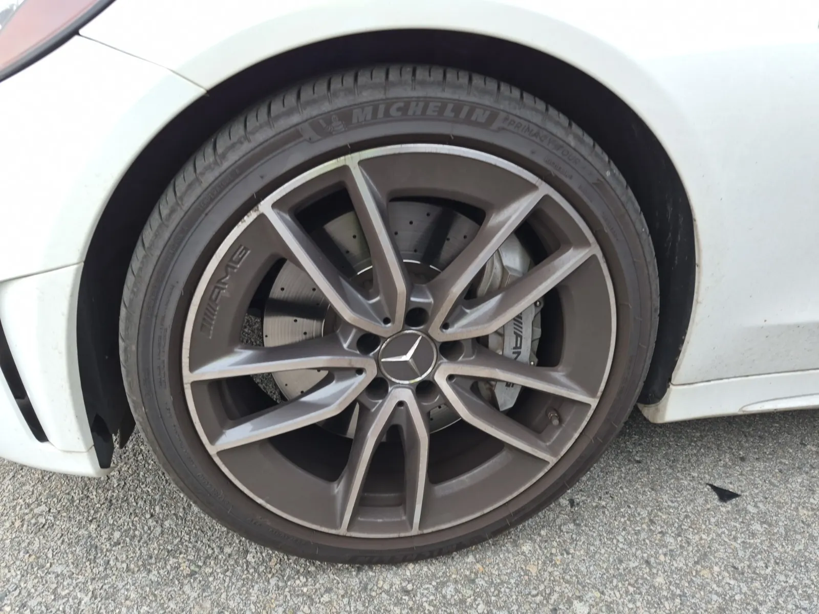 Front driver wheel/tire photo