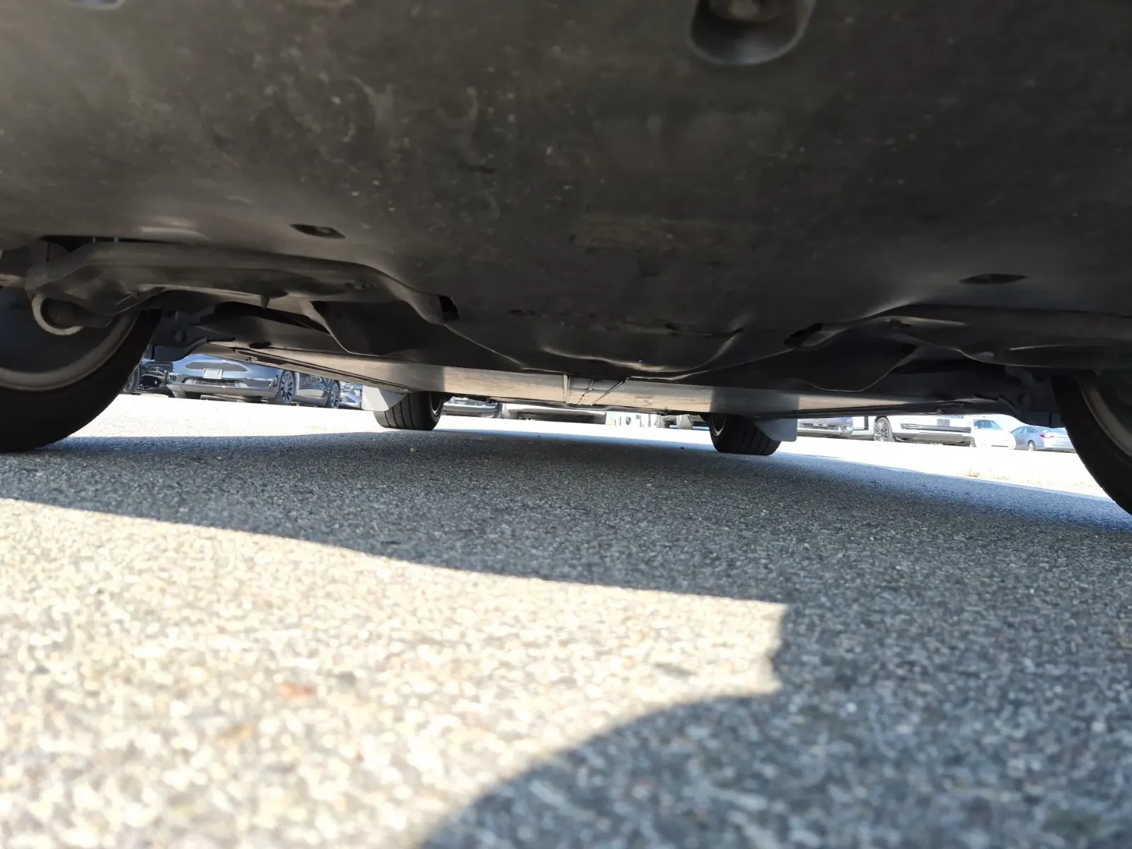 Undercarriage - Rear Photo