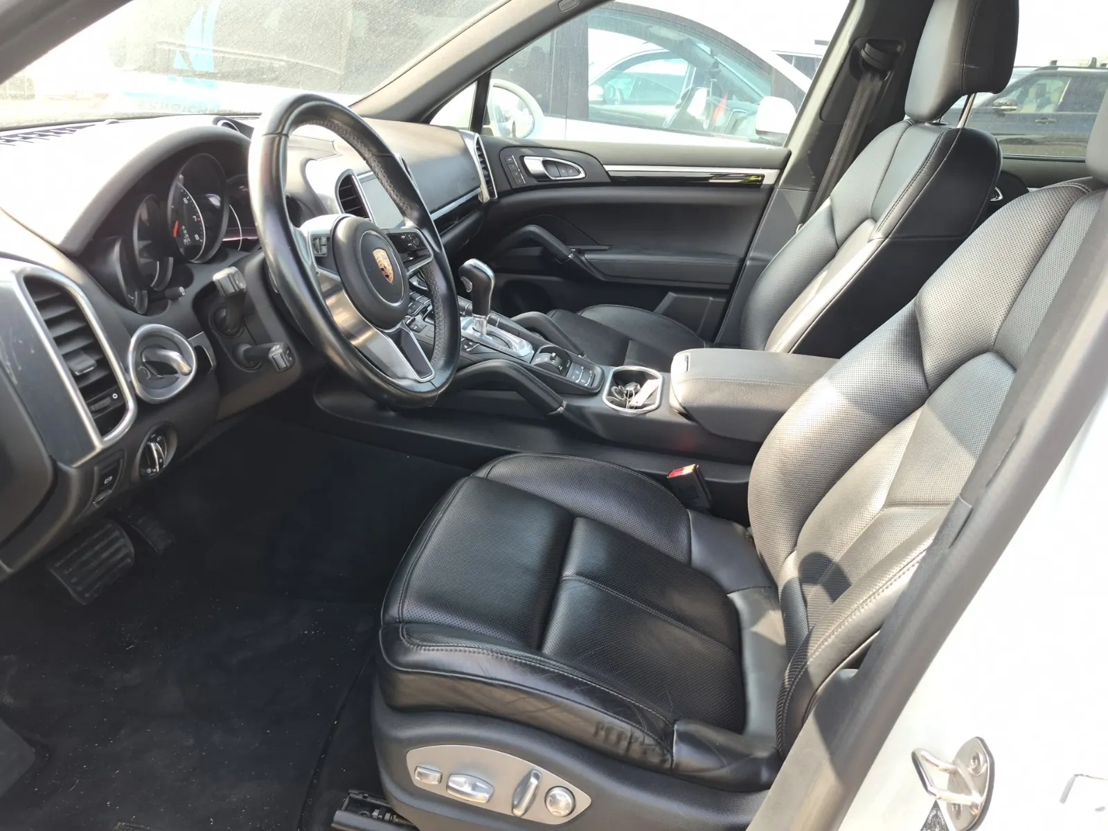 Front Interior Photo