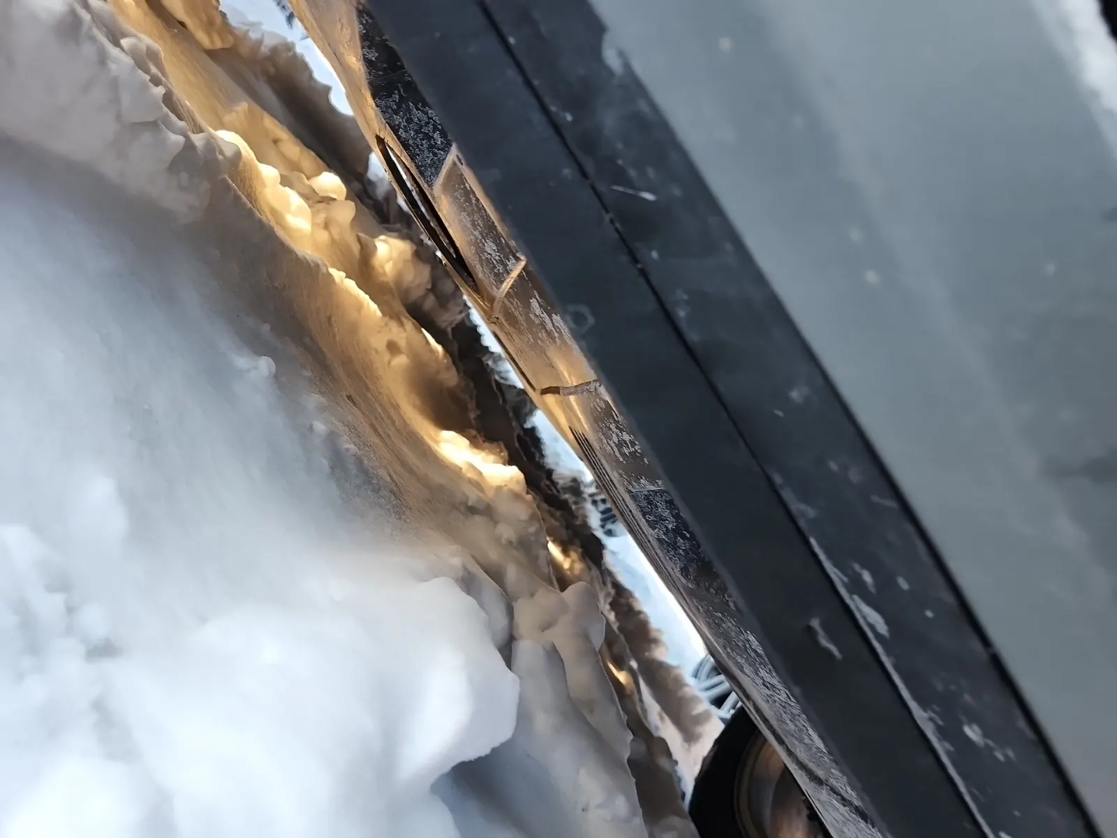 Undercarriage - Front Photo