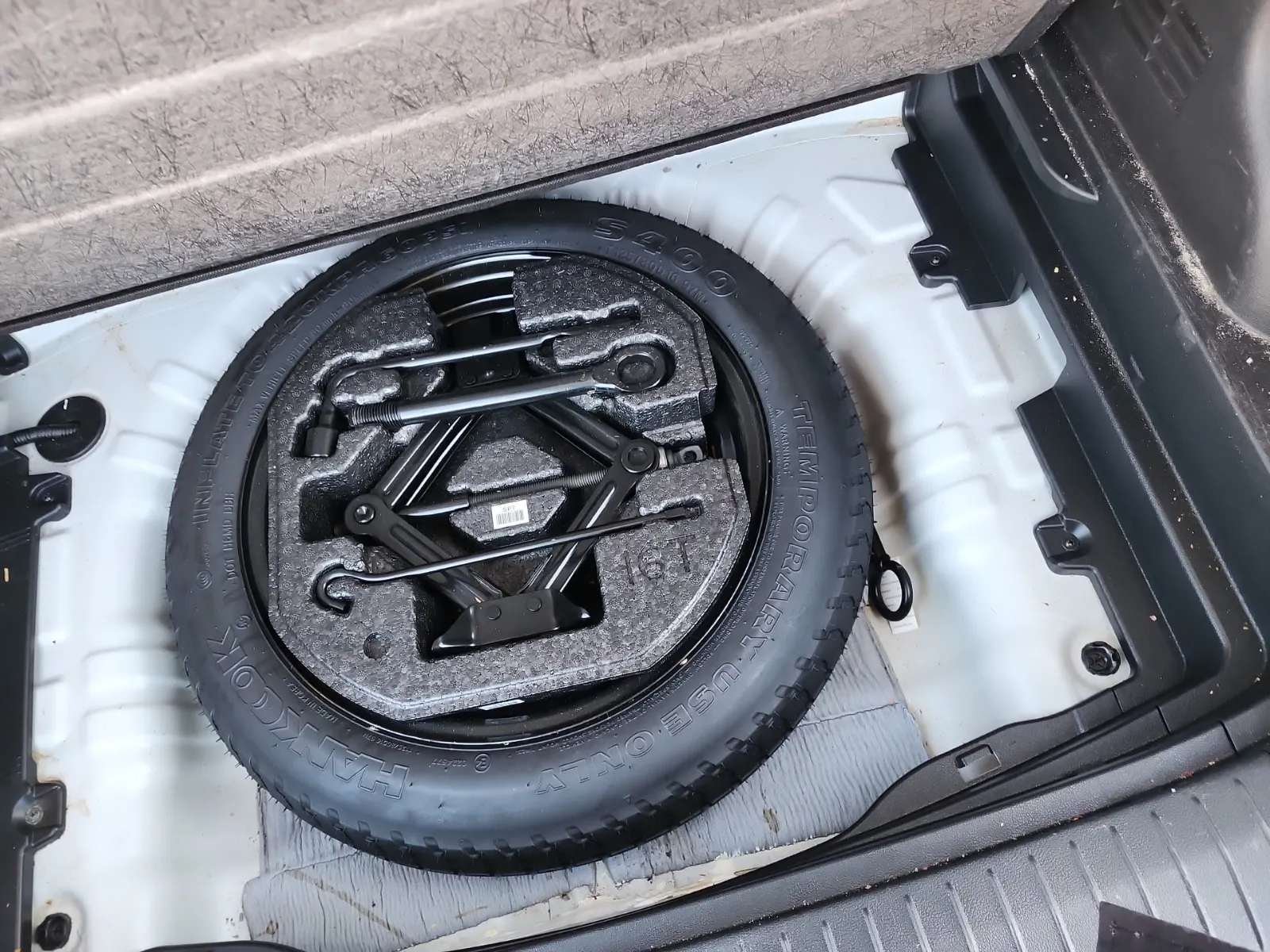 Spare Tire & Wheel Photo