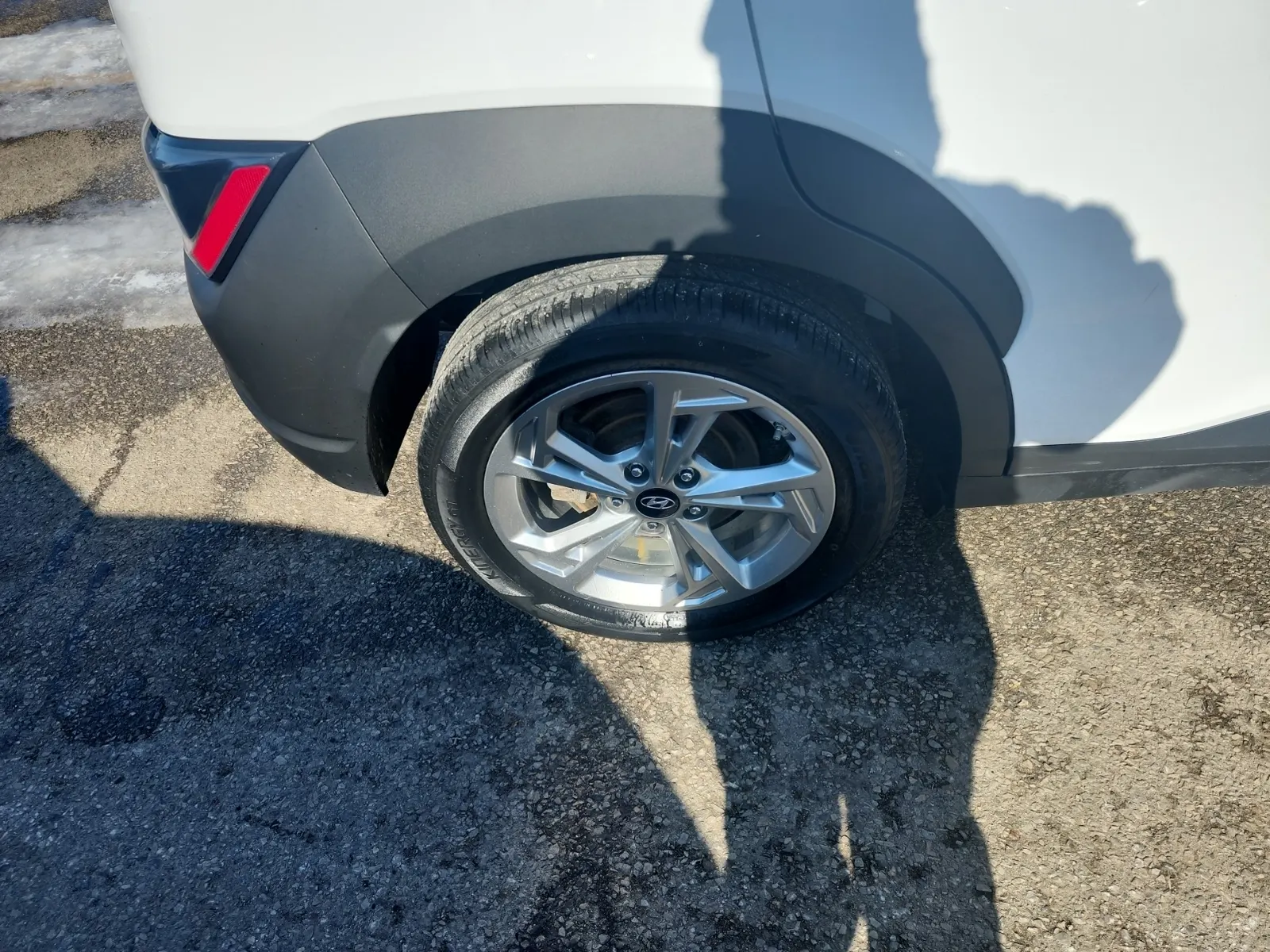 Right Rear Wheel/Tire Photo