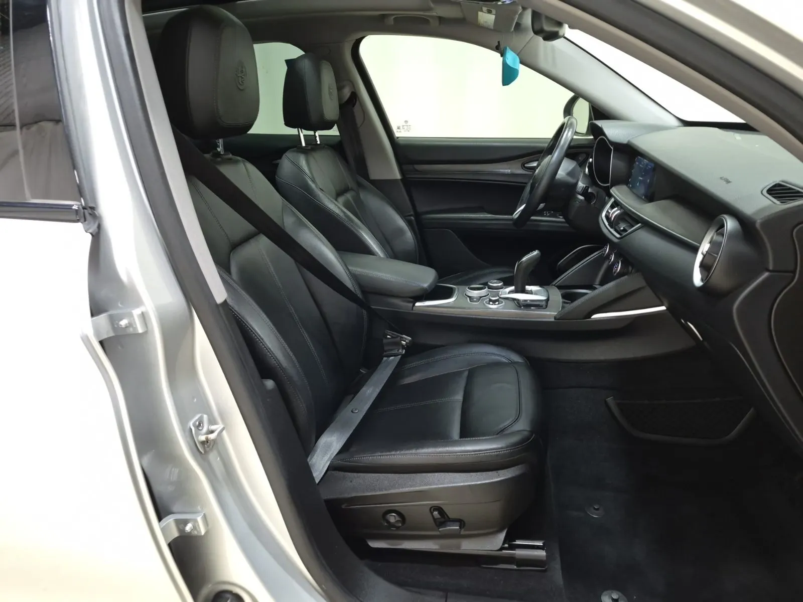 Right Side Interior Photo