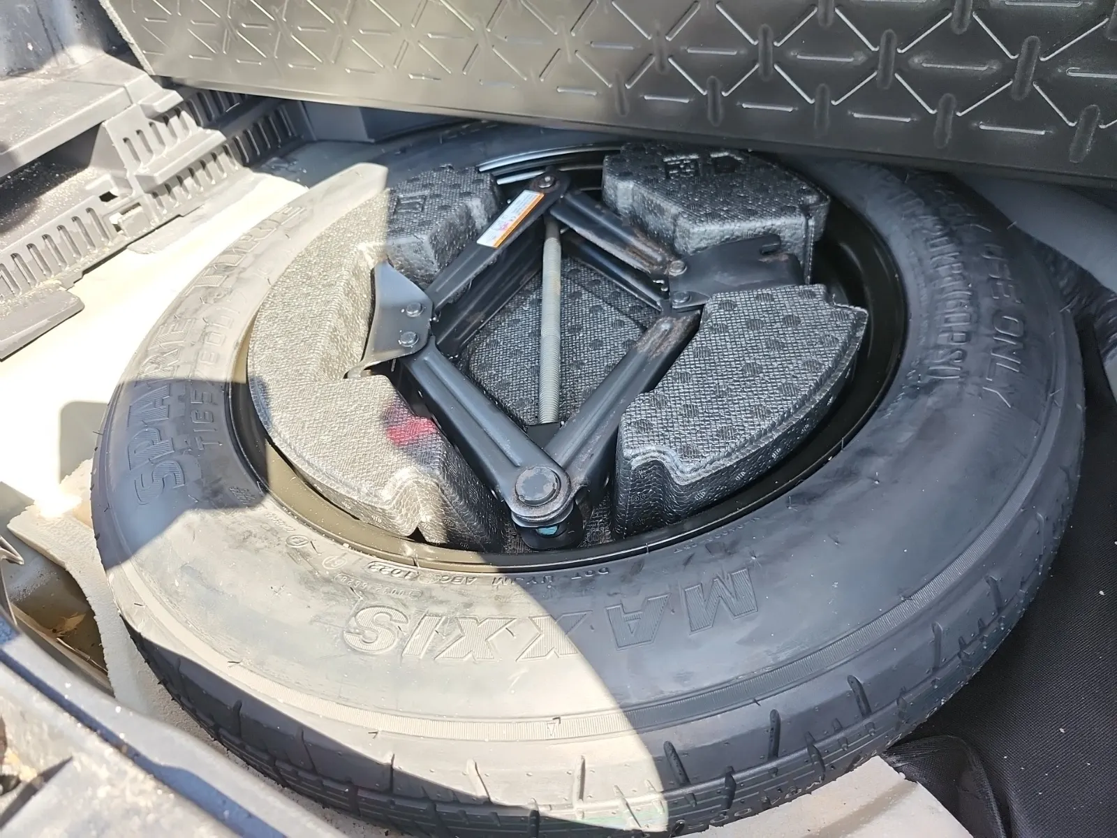 Spare Tire & Wheel Photo