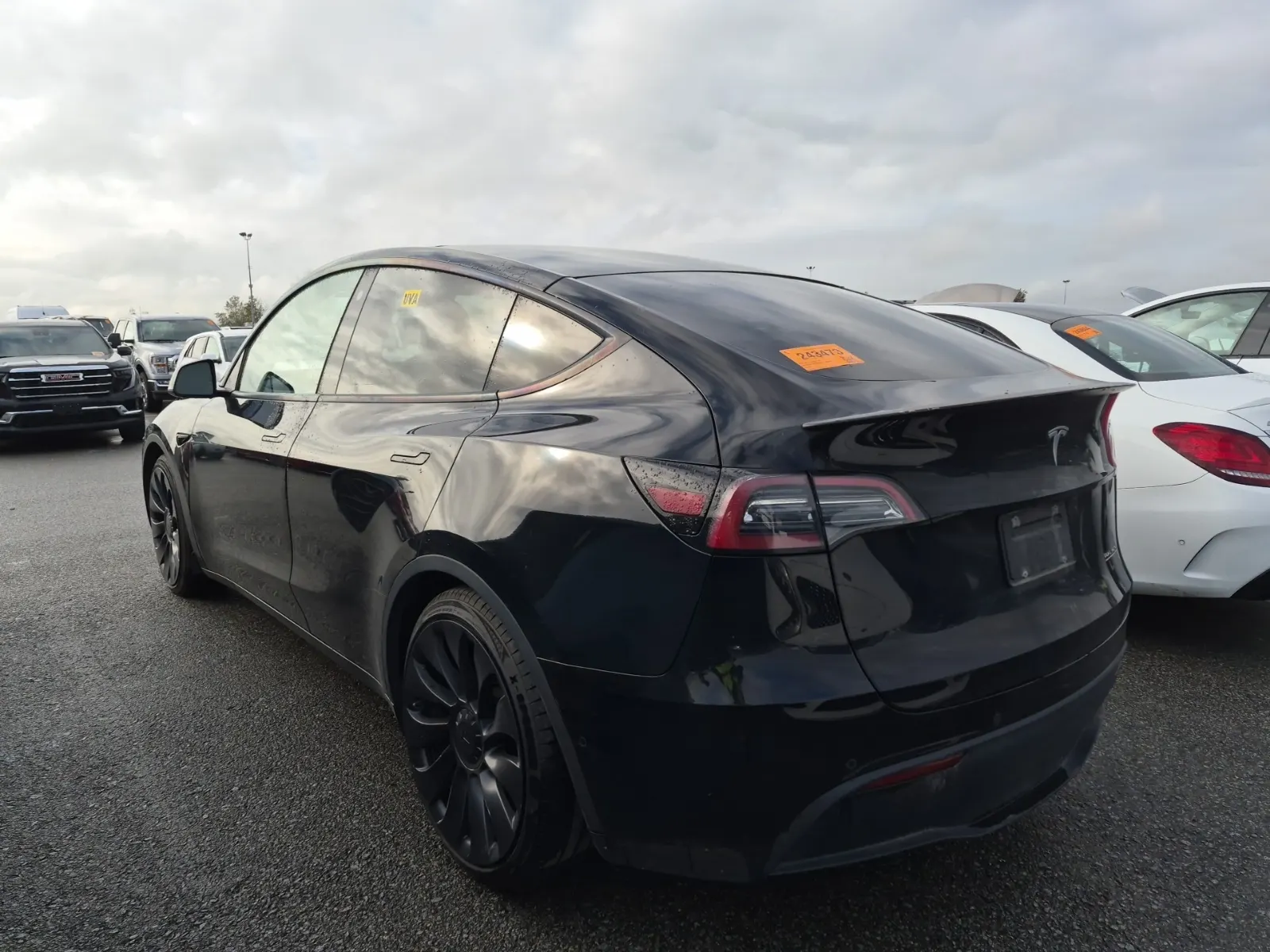 Driver Rear 3/4 Photo