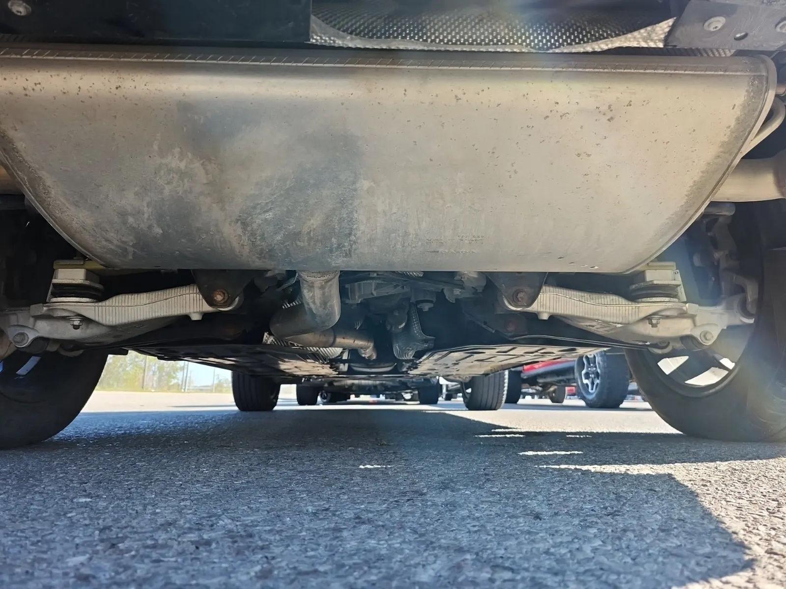 Undercarriage - Rear Photo