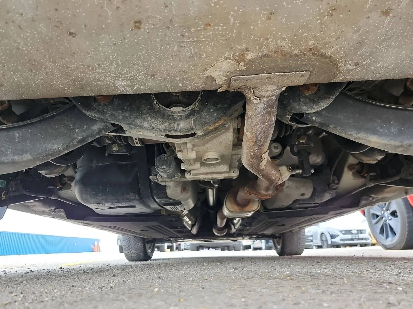 Undercarriage - Rear Photo