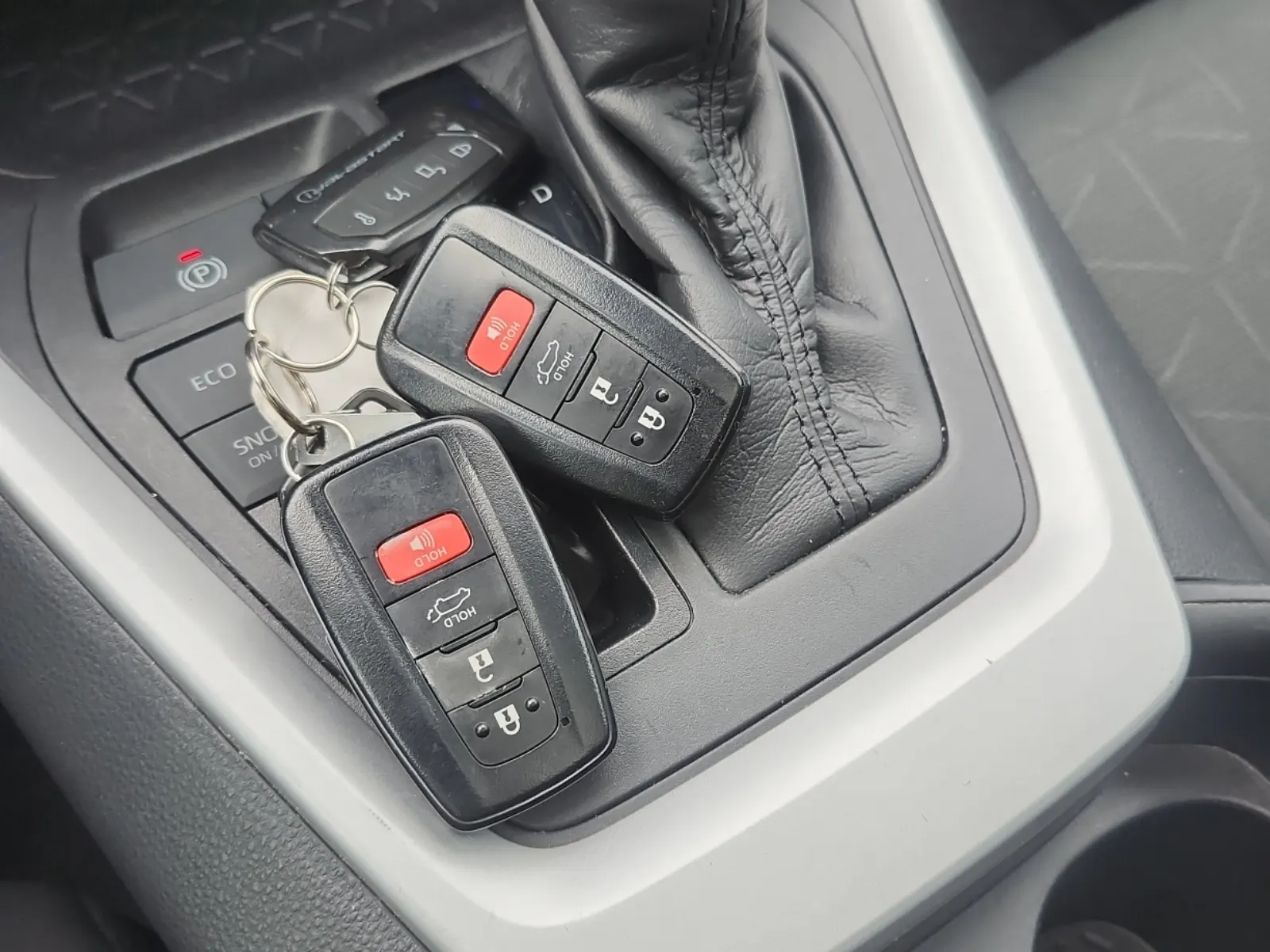 Keys/Fobs/Manual Photo